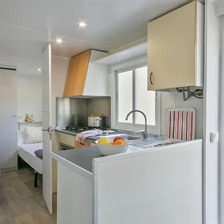 Campsite Castell Montgri ****
