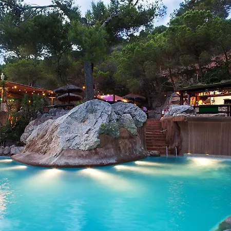 Castell Montgri **** Campsite
