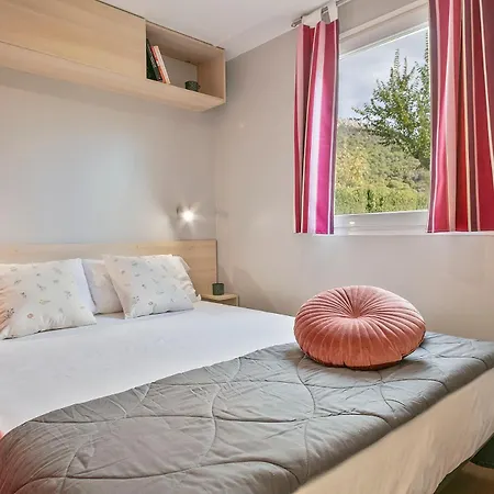 Castell Montgri **** Campsite